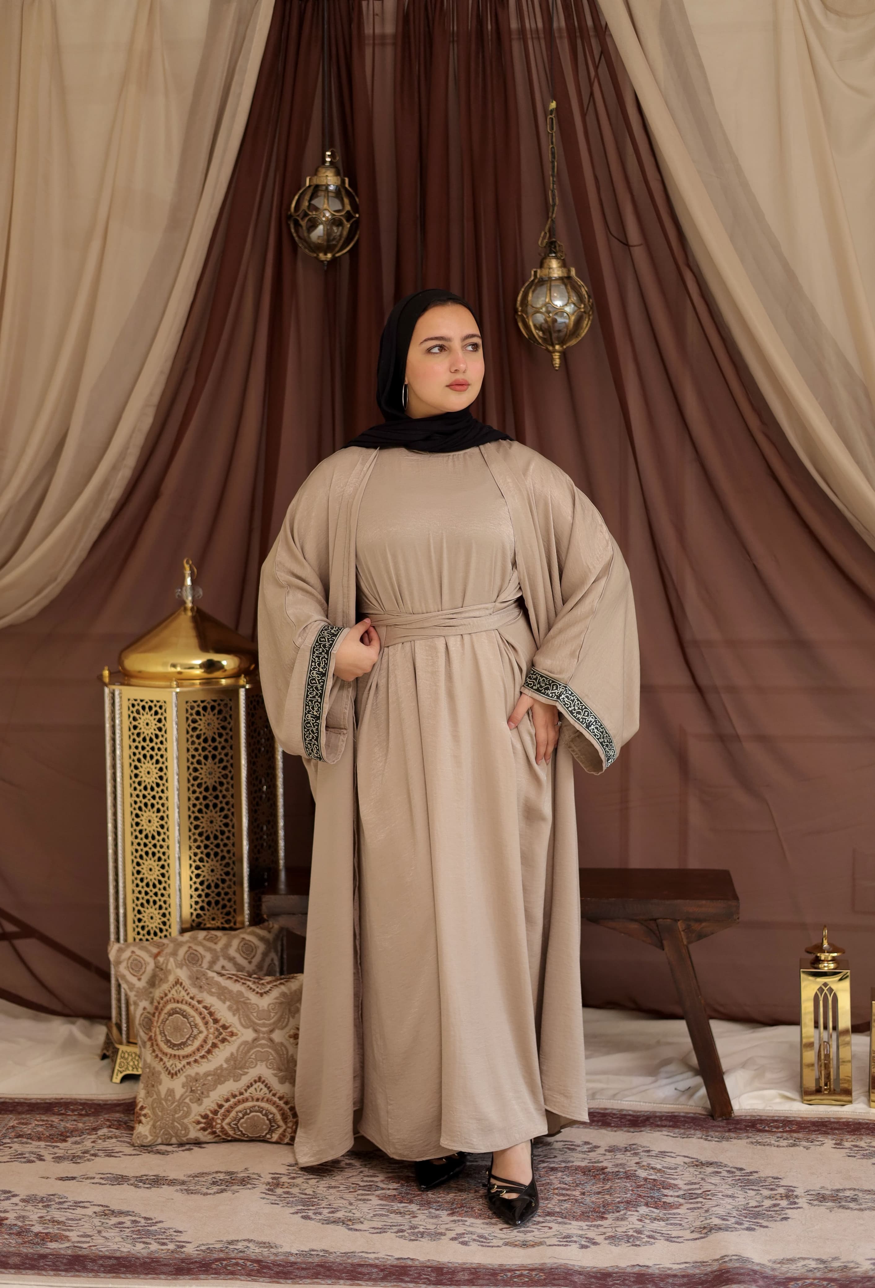 Glowy Abaya